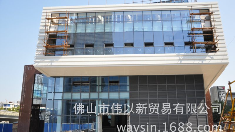 玻璃幕墙包工包料面积计算：关键步骤与注意事项**